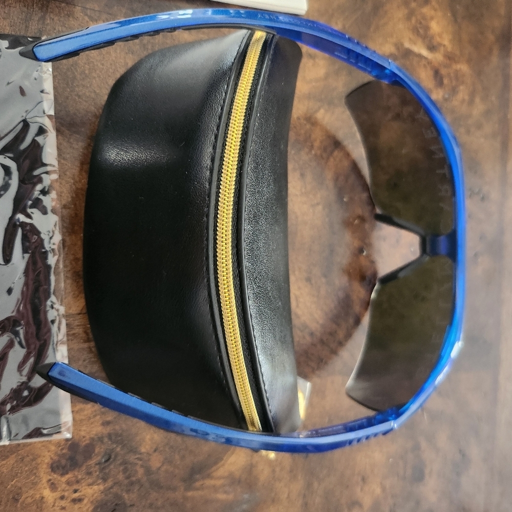 Stella McCartney sunglasses with case NEW - Picture 4 of 9